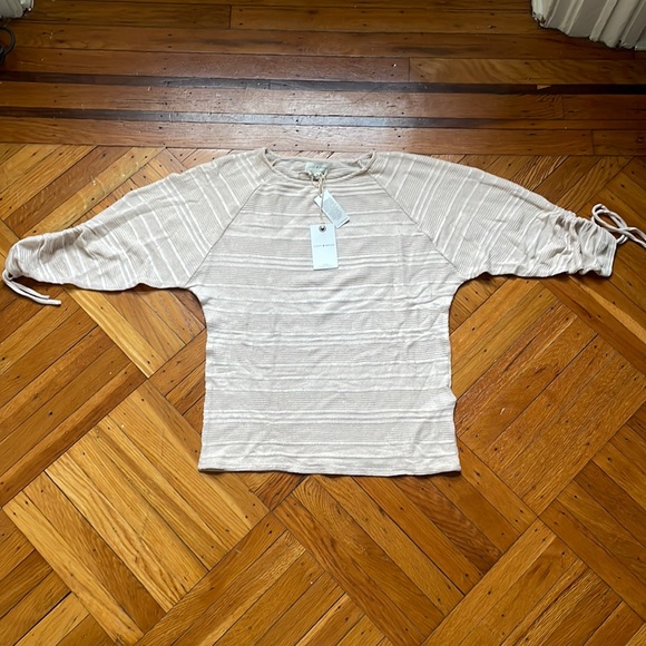 Lucky Brand Boat Neck Ruched Sleeve Top NWT - Picture 2 of 5